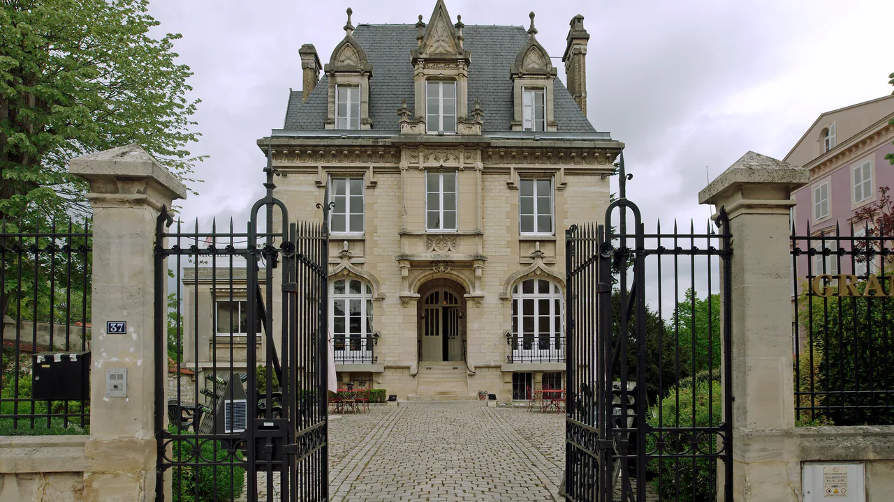 Vollereaux — Champagne producer profile image.